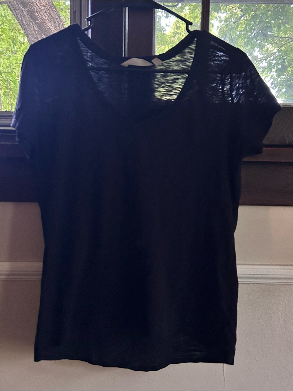 Athleta Black V-Neck Women’s Tee